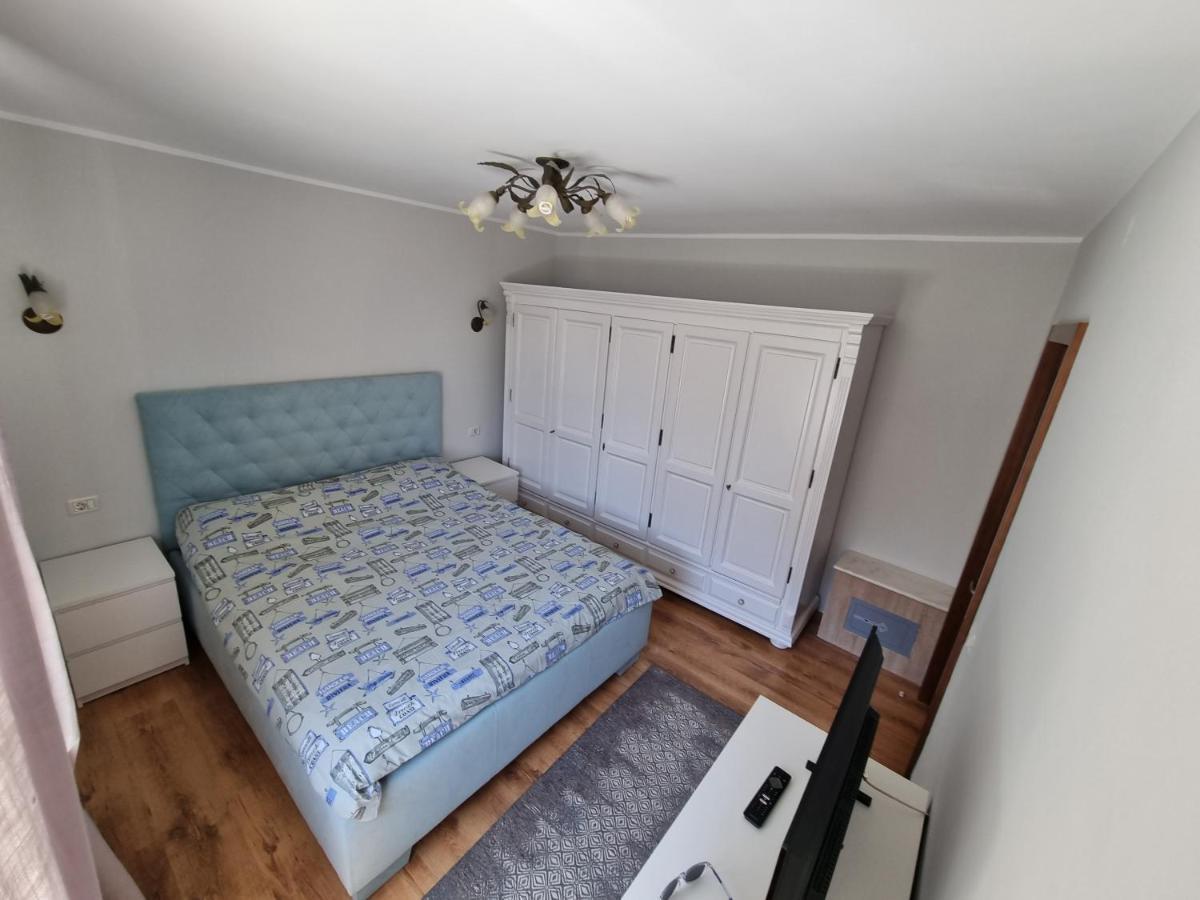 Yla Apartments Piatra Neamţ Exterior foto