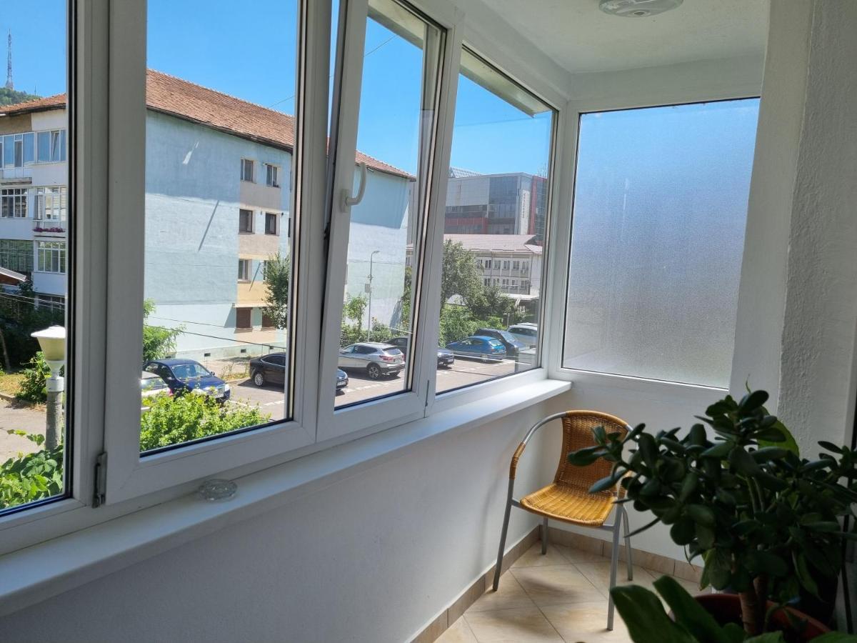 Yla Apartments Piatra Neamţ Exterior foto